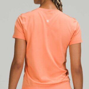 Lululemon Women’s Aprico Short Sleeve T-Shirt Size 2XL